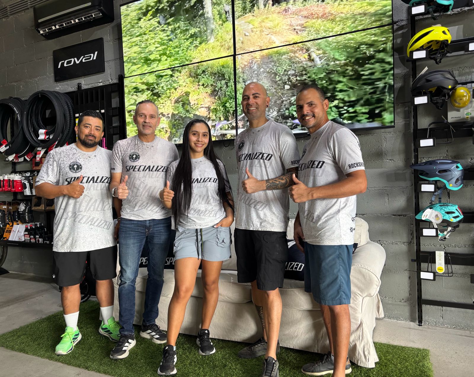 Specialized Aruba team